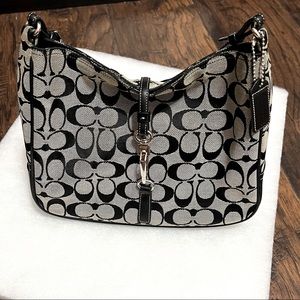 Coach• Vintage Signature Clip Hobo G2K-6091